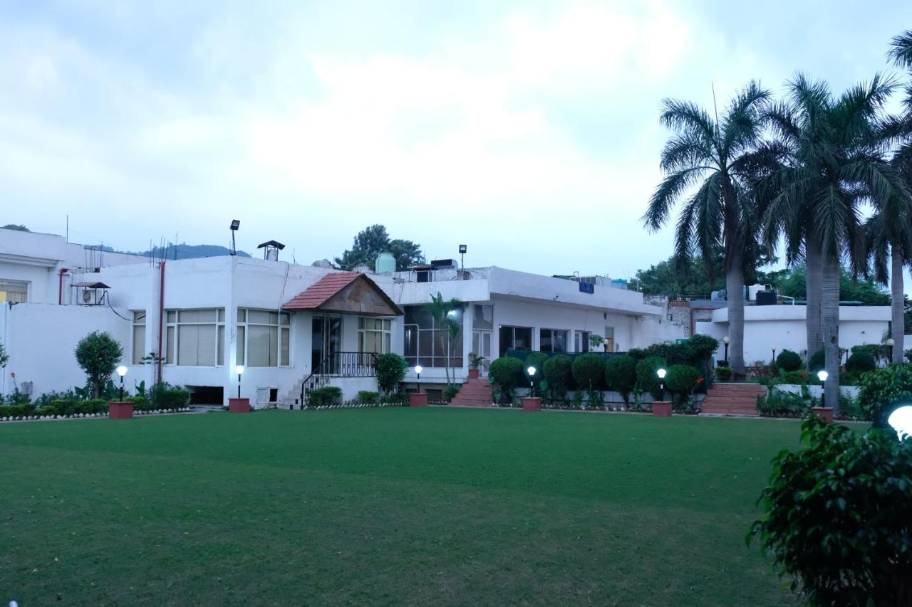 Black Mango Resort Kala Amb Экстерьер фото