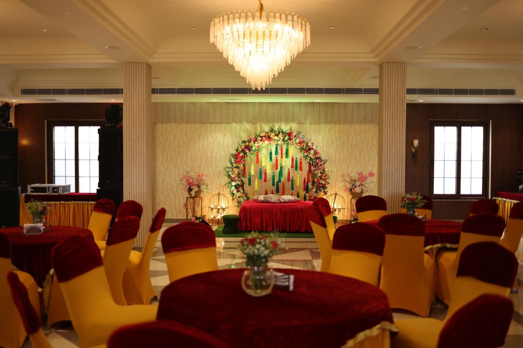 Black Mango Resort Kala Amb Экстерьер фото